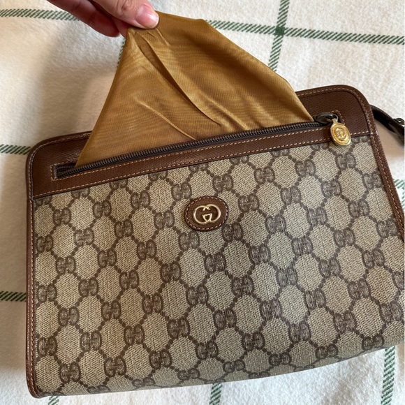 Gucci Vintage Coated Canvas Clutch - Picture 13 of 17